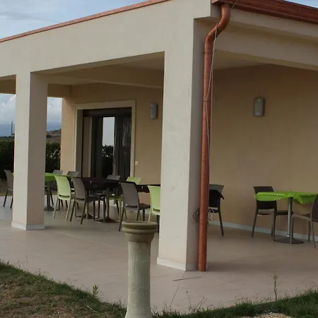 Bed and breakfast L'eden Di Capo Bianco 4*